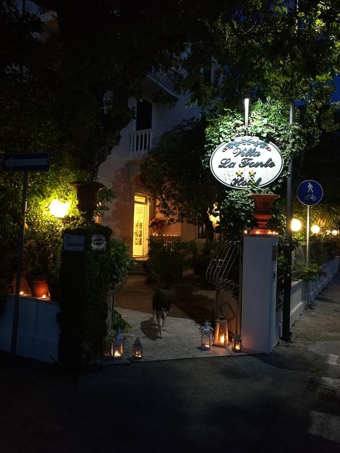 Villa La Fonte مارينا دي بييتراسانْت المظهر الخارجي الصورة